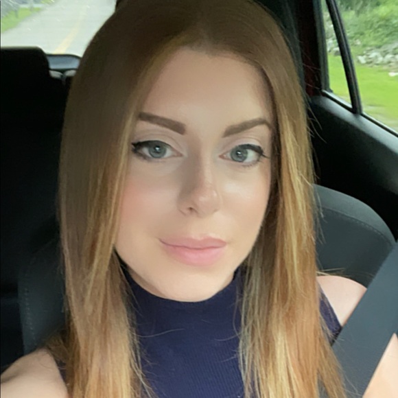 Profile Picture of Sara Andriello (@saraandriello) on Poshmark