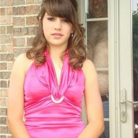 Profile Picture of Julia Mock (@pompedup) on Pinterest