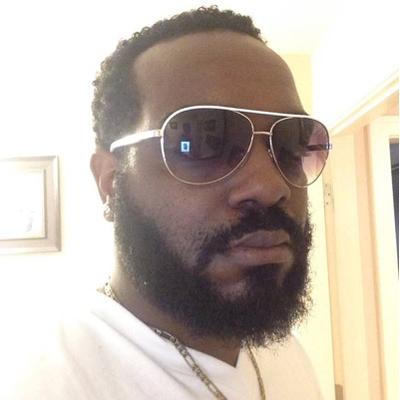 Profile Picture of KING LOWE (@KINGLOWE42) on Twitter
