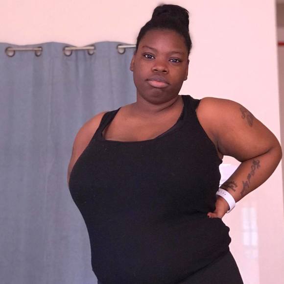 Profile Picture of Adrian Davis (@adrianmarie21) on Poshmark