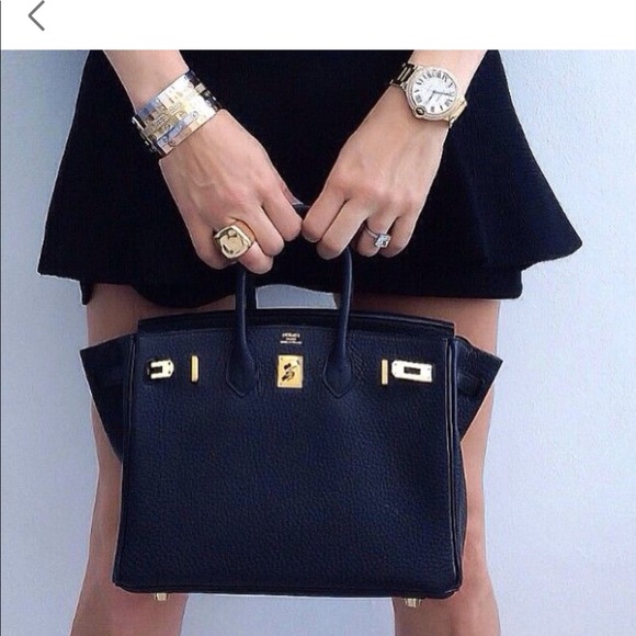 Profile Picture of Julie Pratz (@juliepratz) on Poshmark