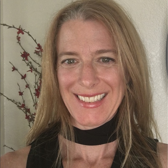 Profile Picture of Amy Loschert, nd (@alilie) on Poshmark