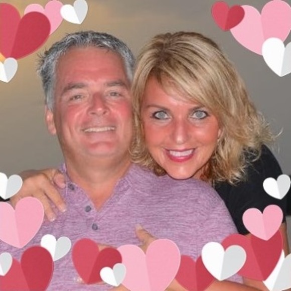 Profile Picture of Debbie Bennett (@debbietracy) on Poshmark