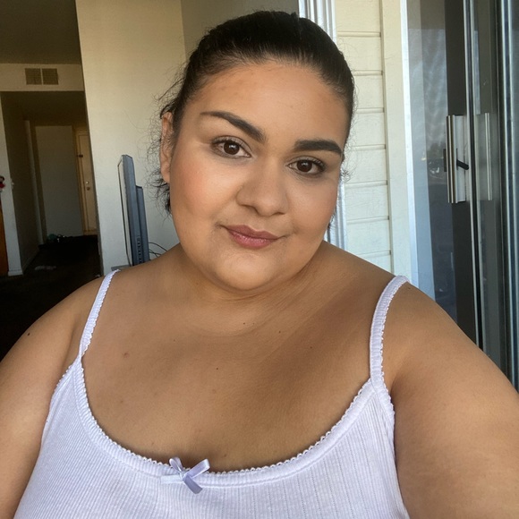 Profile Picture of Carrington Neavez (@carrington22192) on Poshmark
