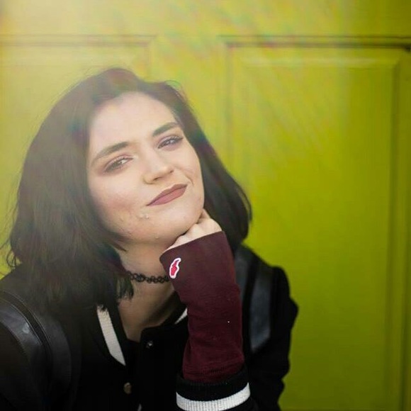 Profile Picture of Bria Holt (@bholt7) on Poshmark