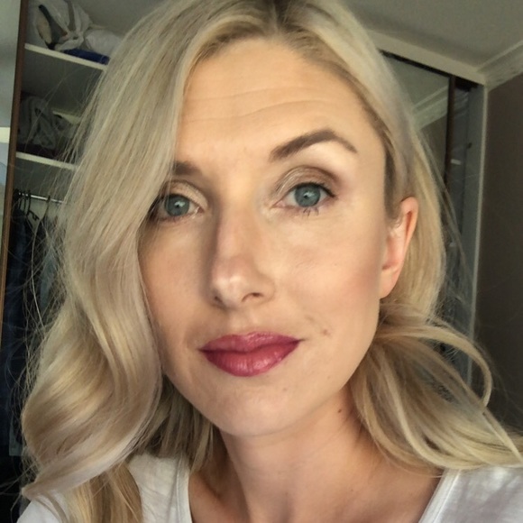 Profile Picture of Julia Pfeiffer (@pfeifferj) on Poshmark