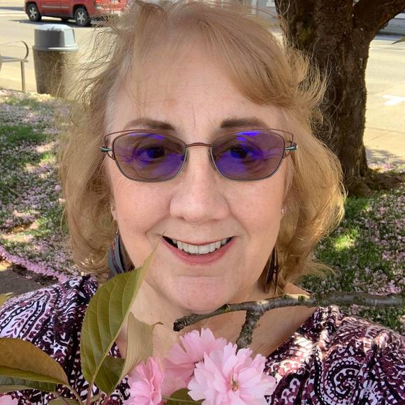 Profile Picture of Leona Byrd (@leonabyrd) on Poshmark