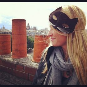 Profile Picture of Libby Niles (@onthelabel) on Pinterest