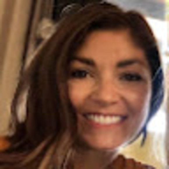 Profile Picture of Chrissy Symes (@chrissysymes) on Poshmark