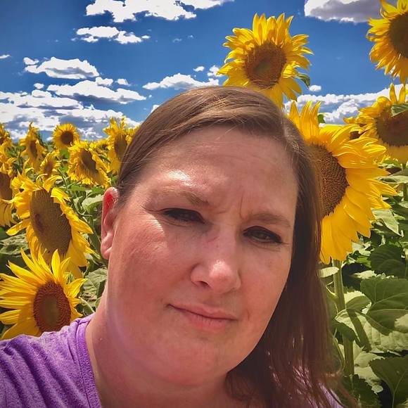 Profile Picture of Crystal Winder (@crystaldme) on Poshmark