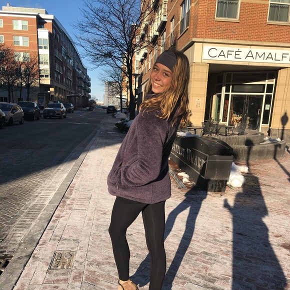 Profile Picture of Grace Lahart (@gracelahart) on Poshmark