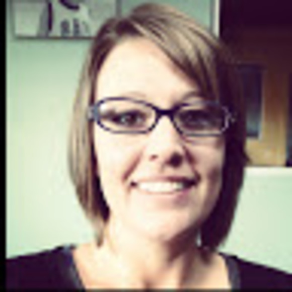 Profile Picture of Heidi Crouch (@heidicrouch) on Poshmark