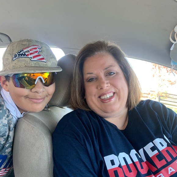 Profile Picture of Shannon Gordon (@sgordon199) on Poshmark