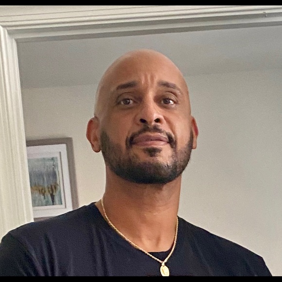 Profile Picture of John Sinclair (@jsin1300) on Poshmark