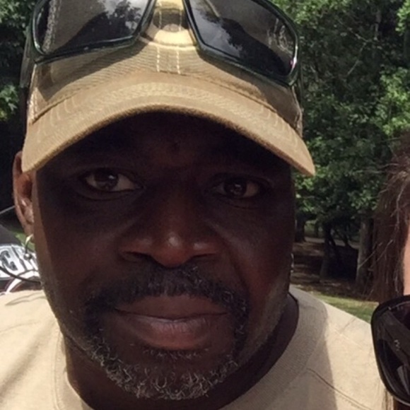 Profile Picture of Kevin Ledbetter (@buff1136) on Poshmark