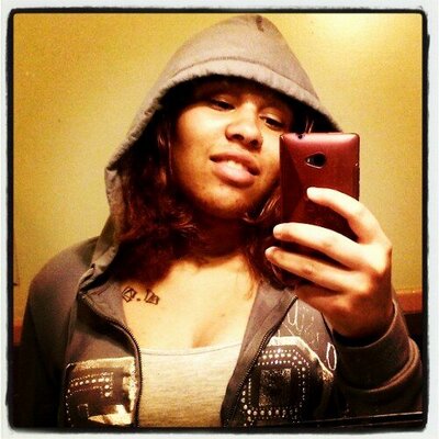 Profile Picture of Cassandra Oliver (@CassBlanco) on Twitter