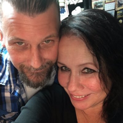 Profile Picture of Darrell_n_Lisa (@Darrell_n_Lisa) on Twitter
