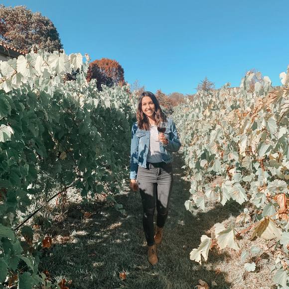 Profile Picture of Molly Abuhl (@mollyabuhl) on Poshmark