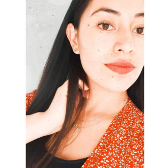 Profile Picture of Mariana anehl Contreras napoleón (@annemcont) on Poshmark