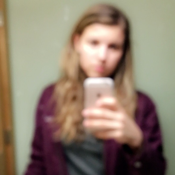 Profile Picture of Emily Touchette (@emilytouchette) on Poshmark