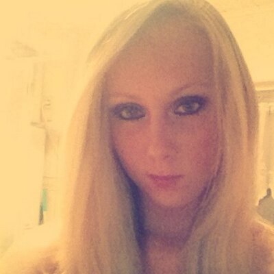 Profile Picture of Julia Holler (@HollerJulia) on Twitter