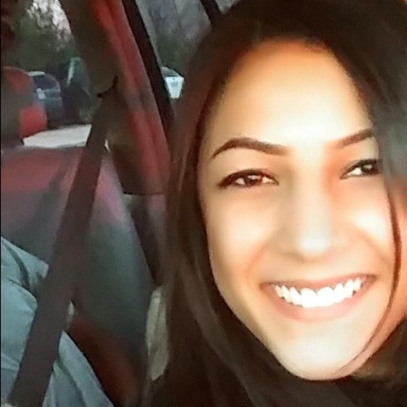 Profile Picture of Jennifer Appelson (@cestlavie90) on Poshmark