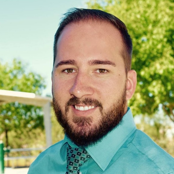 Profile Picture of Robert Meyer (@robertmeyer) on Poshmark