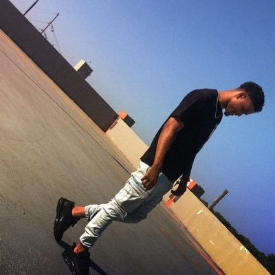Profile Picture of Raymond (@RAYjLAMP) on Twitter