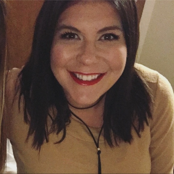 Profile Picture of Randa Danielson (@randadanielson) on Poshmark