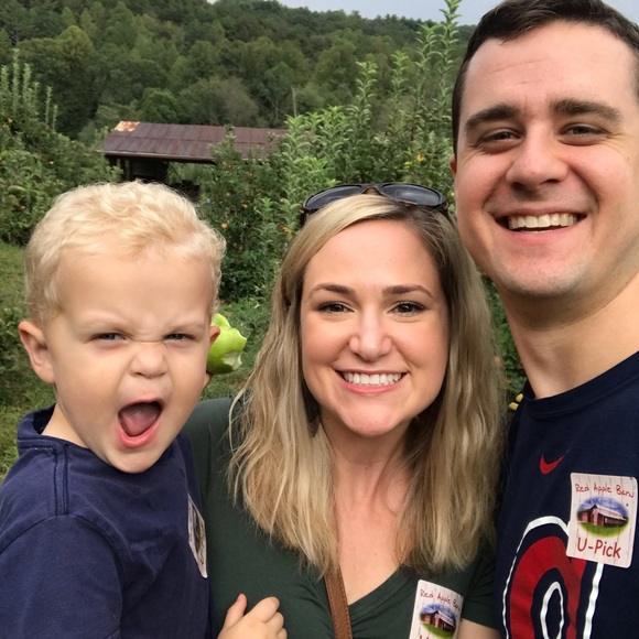 Profile Picture of David Beeco (@dawgsontop1) on Poshmark