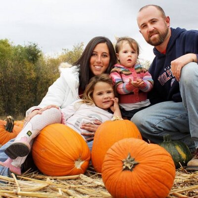 Profile Picture of Elizabeth Gregg (@elizabethmgregg) on Twitter