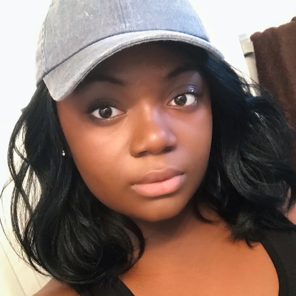 Profile Picture of Ariel Alexander (@arieldomonique) on Poshmark