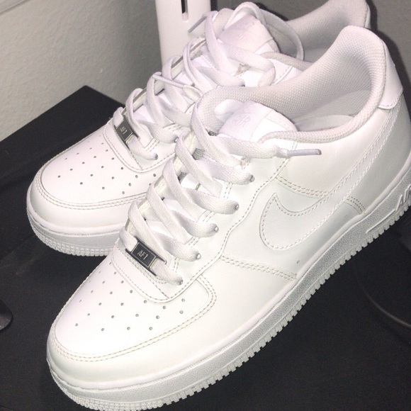 Profile Picture of Alexander Garcia (@alexreseller_) on Poshmark