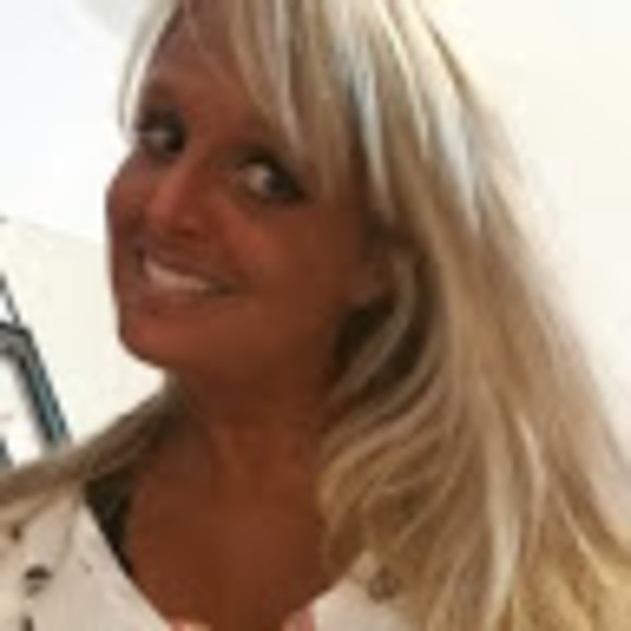 Profile Picture of Shari ann Bourgette (@daisymay010) on Poshmark