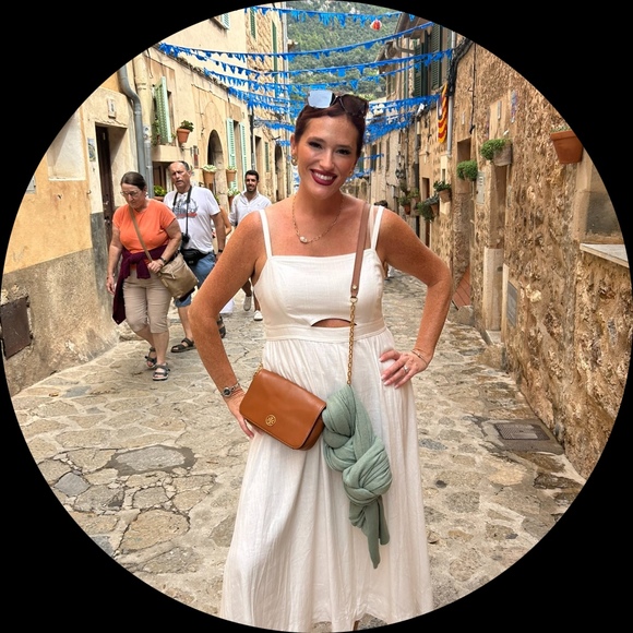 Profile Picture of Heather Ouellette (@heatherouell530) on Poshmark