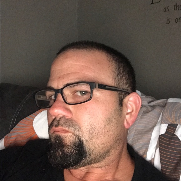 Profile Picture of Hiram Morales (@musicload) on Poshmark