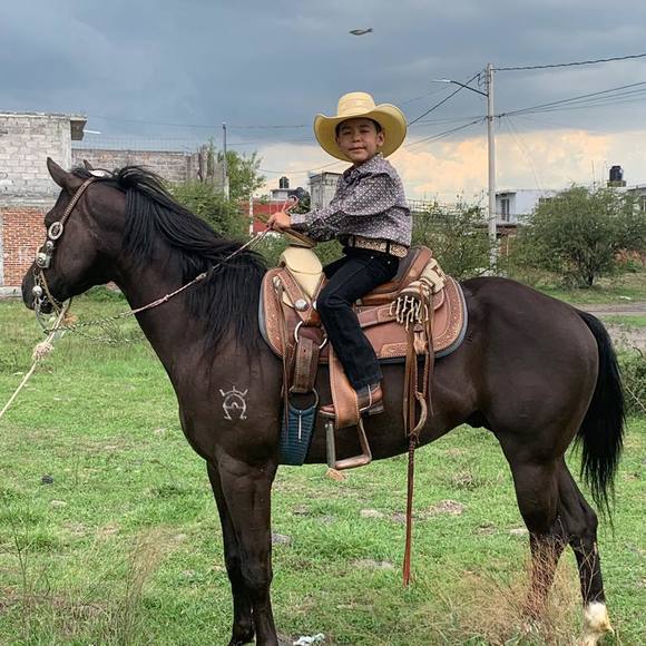 Profile Picture of Adrian Suarez (@adriansuarez618) on Poshmark