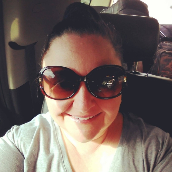 Profile Picture of Stacy Dunnam (@stacydunnam28) on Poshmark