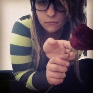 Profile Picture of Sarah Riff (@isaywecanfly) on Myspace