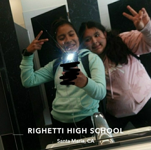 Profile Picture of Ruby Cortes (@ruvitt_cortess) on Poshmark