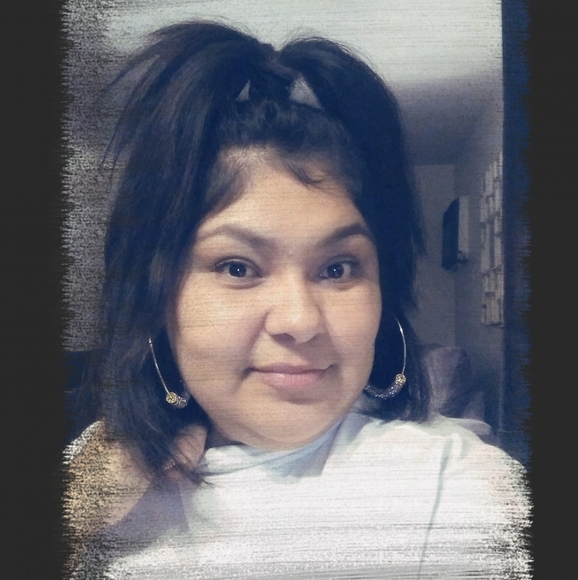 Profile Picture of Clarissa Fuentes (@tclarissa86) on Poshmark