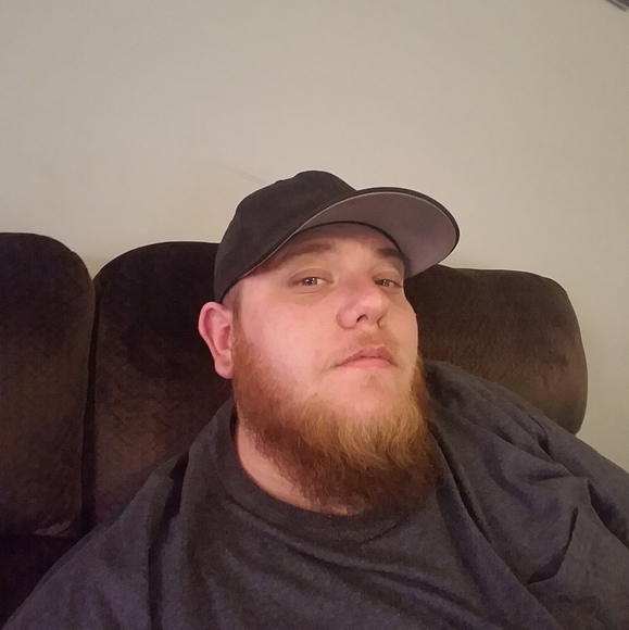 Profile Picture of David Barbour (@dbarbour88) on Poshmark