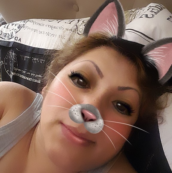Profile Picture of Carmen Esquivel (@escarmen81) on Poshmark