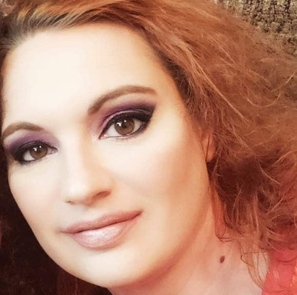 Profile Picture of Shelly Lynch (@shellylynch) on Poshmark