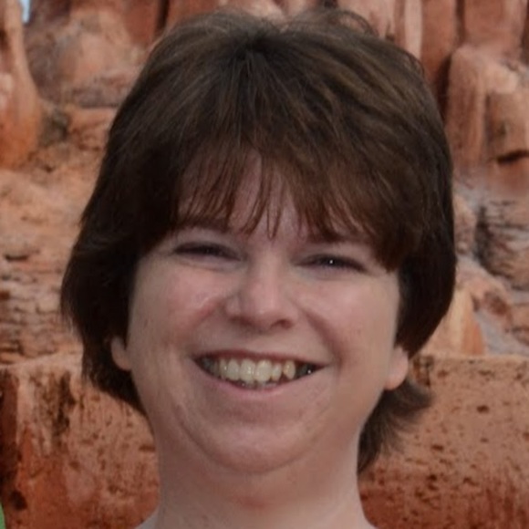 Profile Picture of Nichole Walters (@nmw107) on Poshmark