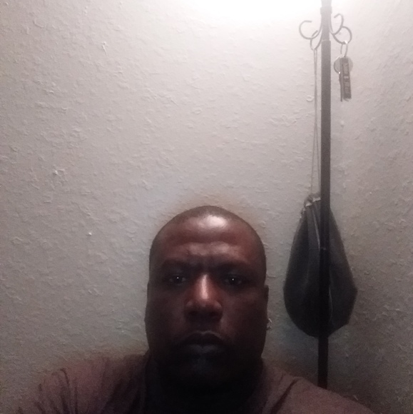 Profile Picture of Corey Kyles (@coreykyles) on Poshmark