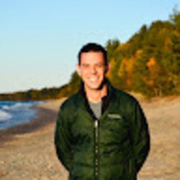 Profile Picture of Pedro Suarez (@pedrobsuarez) on Poshmark
