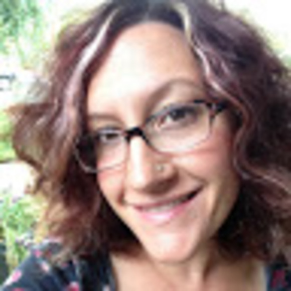 Profile Picture of Zapoura Newton-calvert (@zapoura) on Poshmark