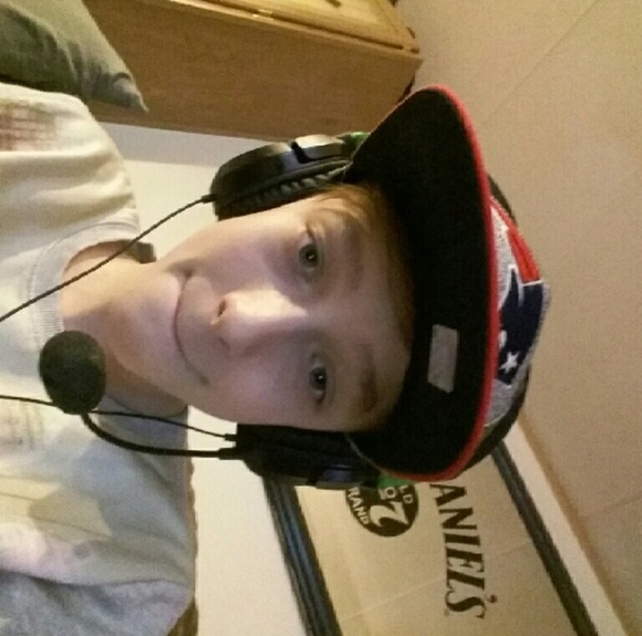 Profile Picture of Christopher Olson (@chrisolson13) on Poshmark