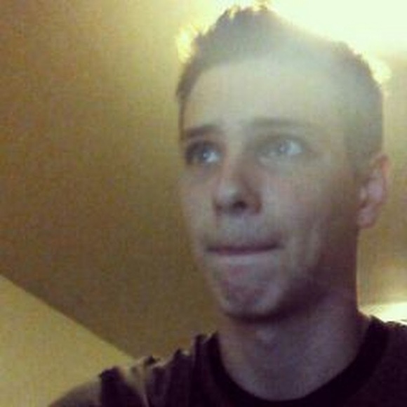 Profile Picture of Matthew Grieve (@matthewgrieve) on Poshmark